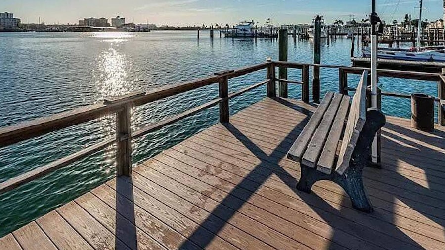 The Seashell Suite w Private Balcony Walk 2 Beach