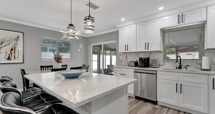 4b 2b w Hot Tub BBQ Firepit 9mins to Beach