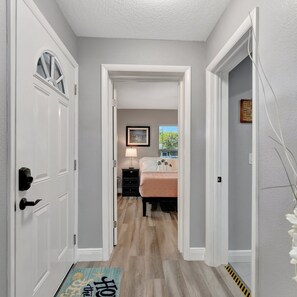 House | 4 bedrooms, desk, Internet
