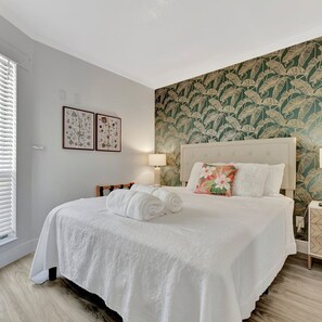 1 bedroom, Internet - The Palm Exclusive Tropical Luxury on the Water (Tampa)