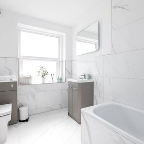 2 bedrooms, Internet - Comfy 5 Location Few Steps From BA I360 (Brighton)