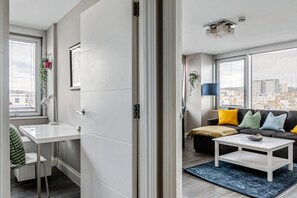 Apartment | 2 bedrooms, Internet - Stay Next to Pier and Brighton Beach City View (Brighton)
