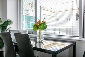 Apartment | 2 bedrooms, Internet - Stay Next to Pier and Brighton Beach City View (Brighton)