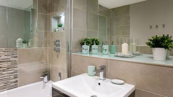 Apartment | 2 bedrooms, Internet