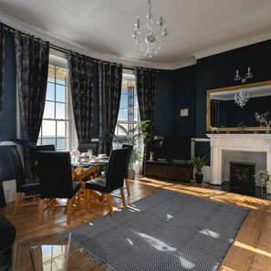 Leilighet | 2 soverom, skrivebord, lydisolert og strykejern/-brett