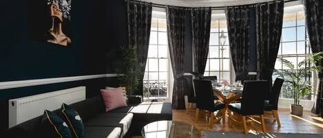 2 habitaciones, escritorio y sistema de insonorización