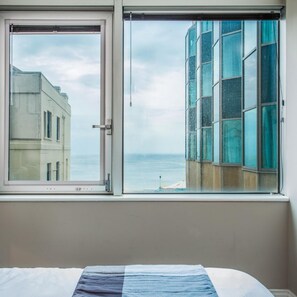Apartment | 2 bedrooms, Internet - The Lanes Stellar Stay Sea View 2min Walk to Beach (Brighton)