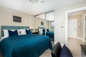 Apartment | 1 bedroom, Internet - Spacious Perfect Location Moments Away From Pier (Brighton)