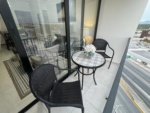 Outdoor dining - Beautiful Appartment in front of the TSM Stadium (Torreon)