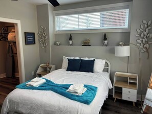 2 Schlafzimmer, Schreibtisch, Bügeleisen/Bügelbrett, kostenloses WLAN