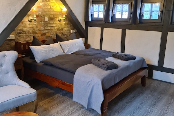 Chambre Double Classique, balcon, vue jardin | Coffres-forts dans les chambres, bureau