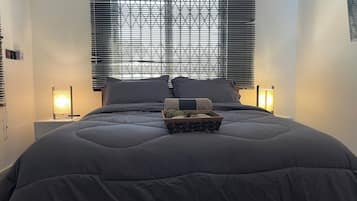 1 slaapkamer, een strijkplank/strijkijzer, wifi, beddengoed
