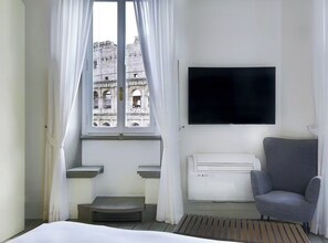 4 Schlafzimmer, Schreibtisch, Bügeleisen/Bügelbrett, Reisekinderbett