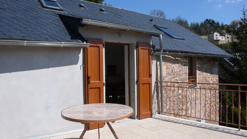 Appartement , Dans une Ancienne Maison de Village Rénovée, Avec une Terrasse