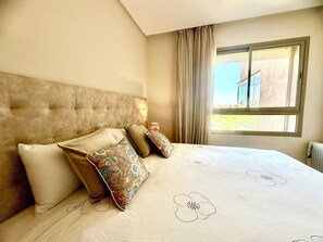 2 bedrooms, iron/ironing board, WiFi, bed sheets