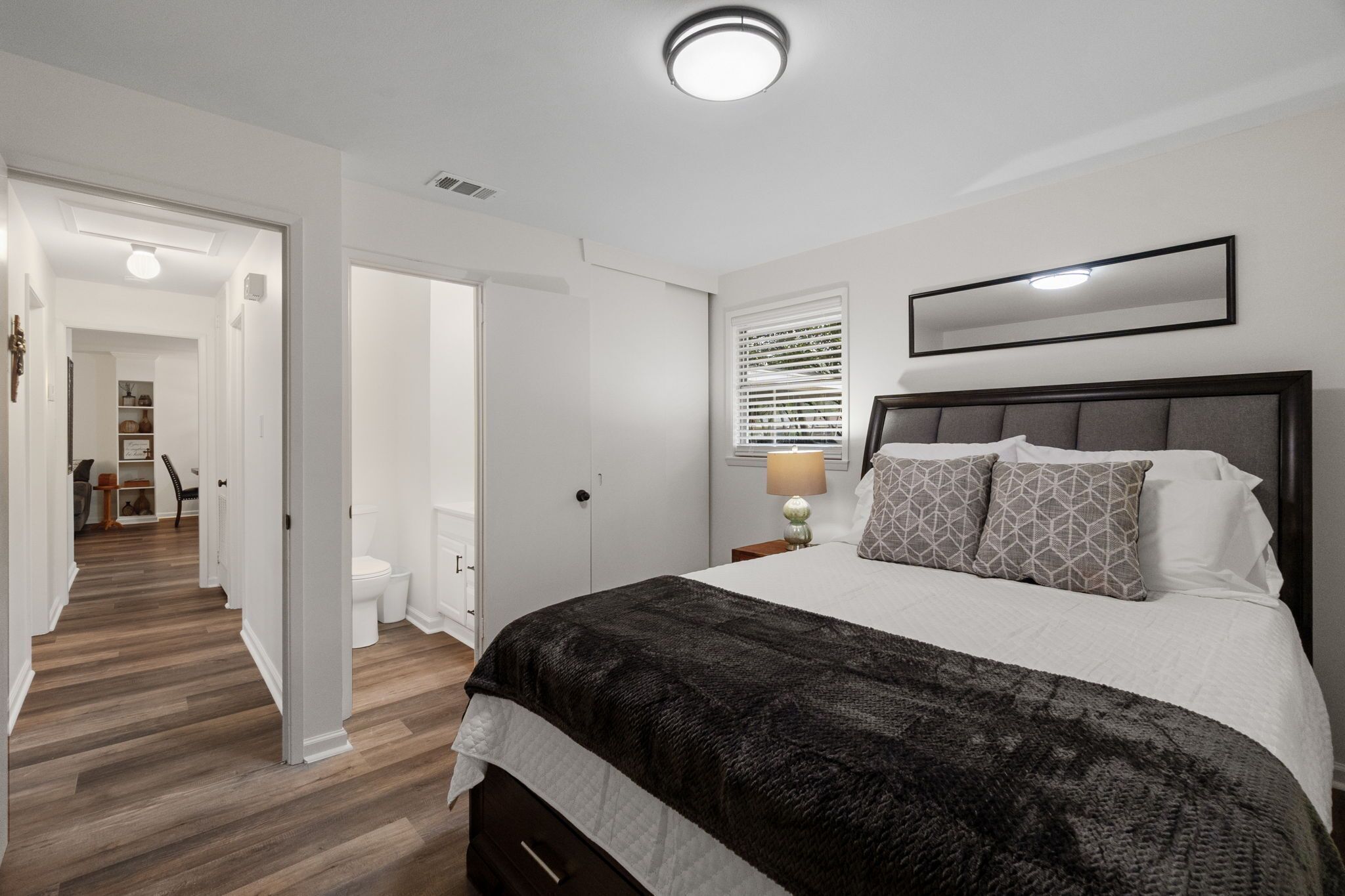 4 soverom, strykejern/-brett, wi-fi (inkludert) og sengetøy