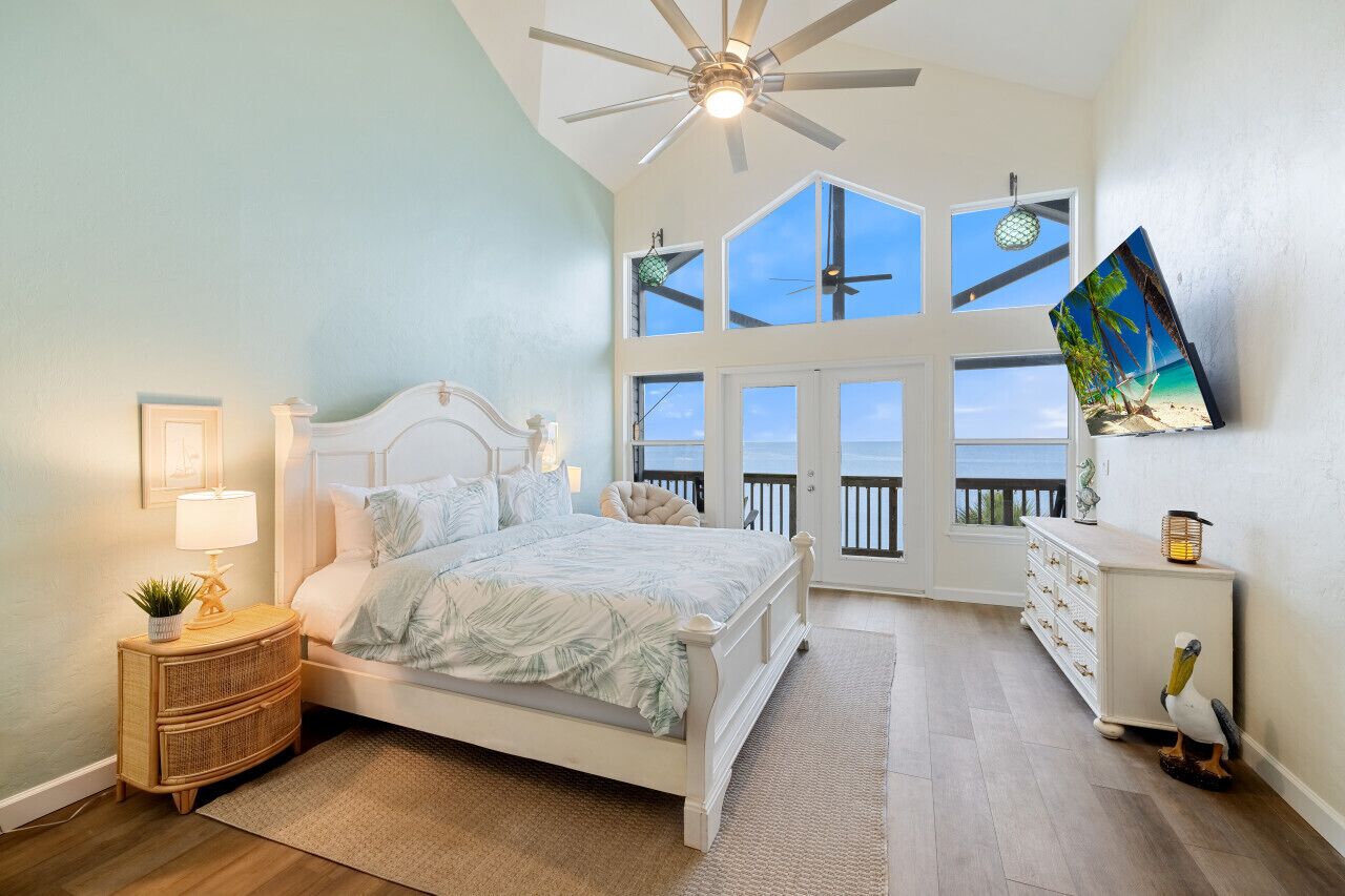 5 bedrooms, desk, iron/ironing board, travel cot