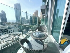 Apartamento executivo, 1 cama King e sofá-cama, vista para a marina | Terraço/pátio