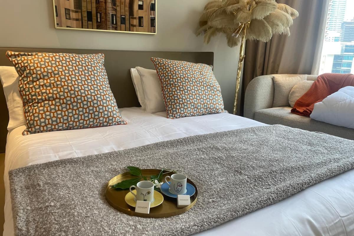 Monolocale Business | 1 camera, biancheria da letto di alta qualità, copriletto in piuma