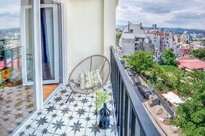 Apartment, Balkon, Stadtblick | Balkon