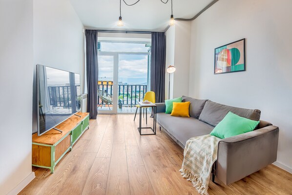 45-inch LED TV with digital channels - HB apartments Marukhis (Tbilisi)