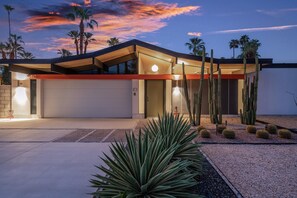 4 bedrooms, Internet - 5 Palms Desert Eichler - Mid-century Modern w Pool (Palm Springs)
