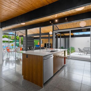 4 bedrooms, Internet - 5 Palms Desert Eichler - Mid-century Modern w Pool (Palm Springs)