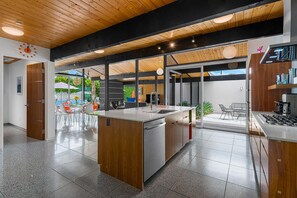 4 bedrooms, Internet - 5 Palms Desert Eichler - Mid-century Modern w Pool (Palm Springs)