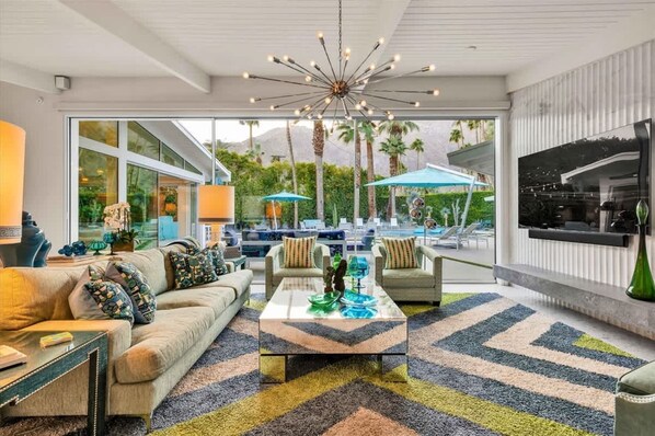 Interior - The View at Old Las Palmas (Palm Springs)