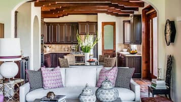 3 bedrooms, Internet