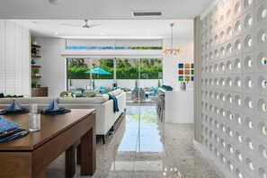 4 bedrooms, Internet - Bauhaus Estate in Palm Springs (Palm Springs)