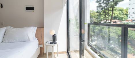 Apartment (203)