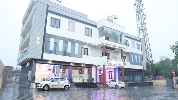 Front of property - Hotel MB Grand (Jaipur)