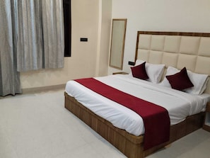 Free WiFi, bed sheets - Hotel MB Grand (Jaipur)