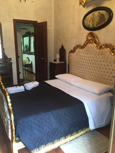 Cozy two-room apartment in the historic center of Catania