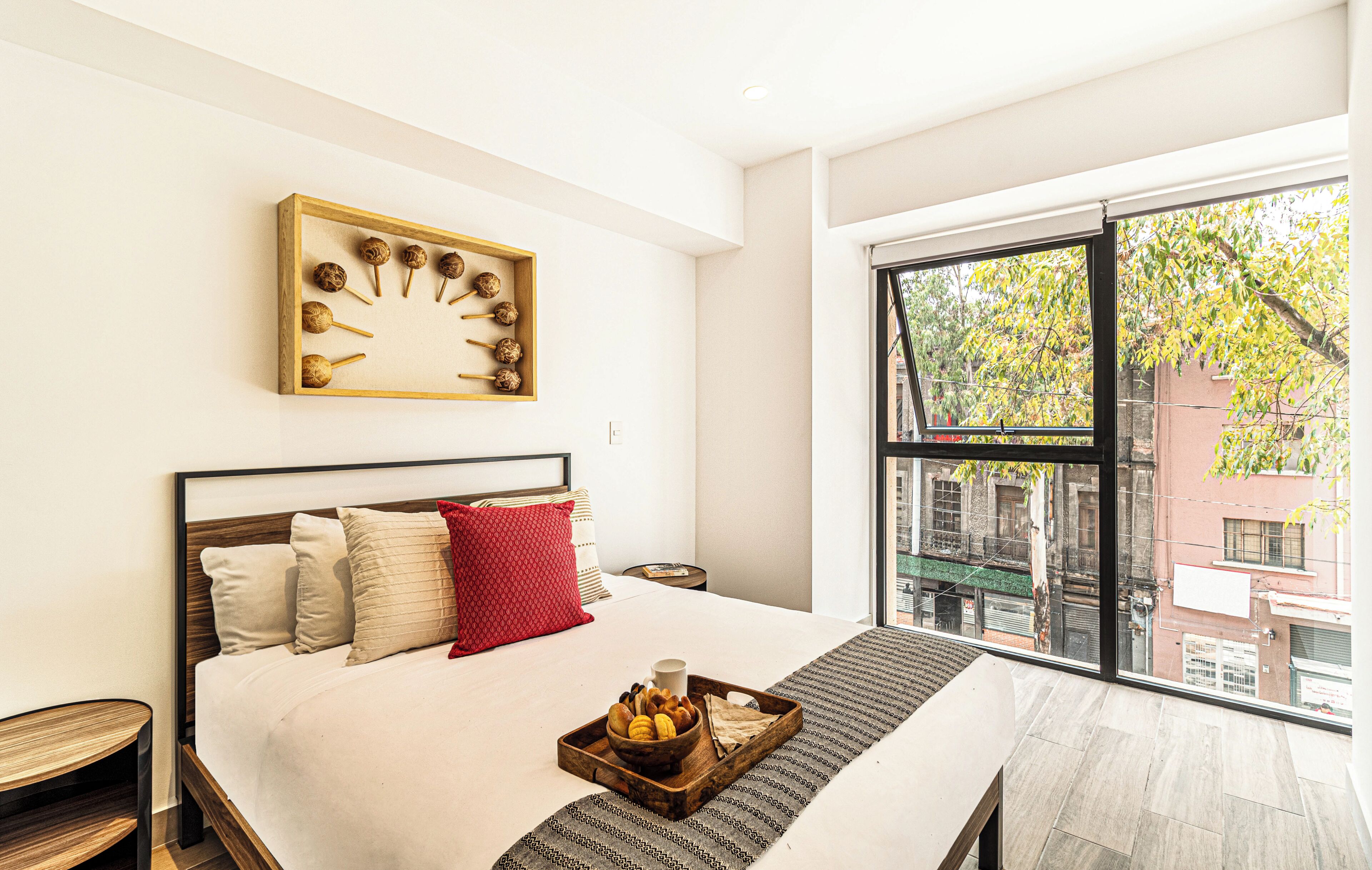 Literie hypoallergénique, coffres-forts dans les chambres