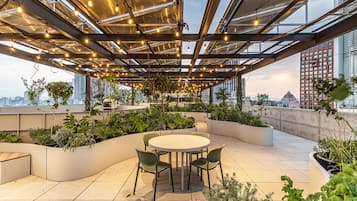 Superior One Bedroom Apartment | Terraza o patio