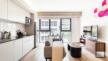 Superior Studio Apartment with Double Bed | 私人廚房 | 電冰箱、微波爐、爐台、咖啡機/沖茶器