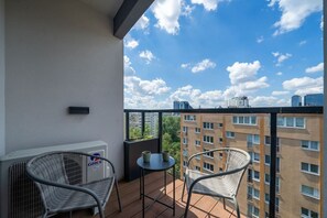 Property grounds - Warsaw Wola Studio - Balcony & Workspace -by Rentujemy (Warszawa)