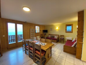 Télévision, cheminée