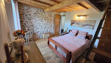 2 slaapkamers, een strijkplank/strijkijzer, wifi, beddengoed