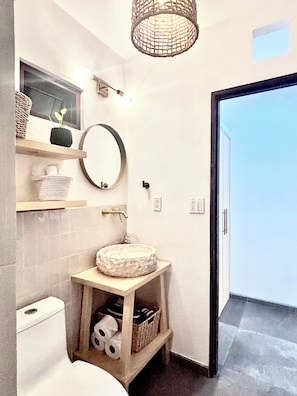 淋浴設備、風筒、提供毛巾、番梘