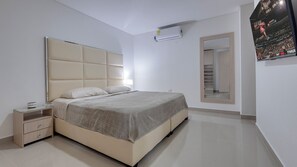 3 chambres, coffres-forts dans les chambres, bureau