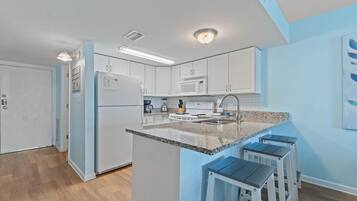 Condo, Multiple Beds (Perdido Dunes 21) | Private kitchen | Oven