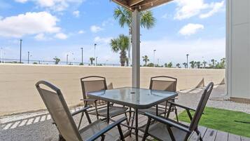 Condo, Multiple Beds (Perdido Dunes 21) | Outdoor dining