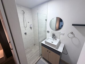 Premier Double Room | Bathroom - Jungla Urbana BnB - Adults Only (San José)