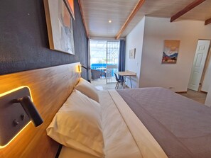 Superior Studio, Mountain View | In-room safe, desk, laptop workspace, free WiFi - Jungla Urbana BnB - Adults Only (San José)