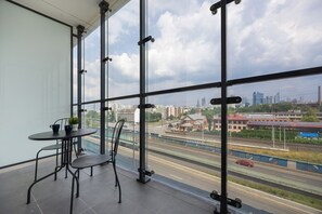 Balcony - Business Apartment Parking by Renters (Warsaw)