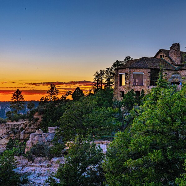 Exterior - Grand Canyon Lodge (North Rim)