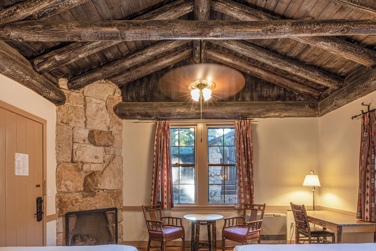 Western Cabin | Iron/ironing board, bed sheets